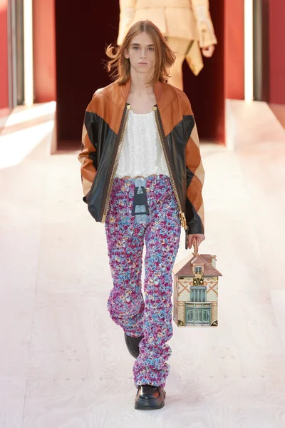 Look 36